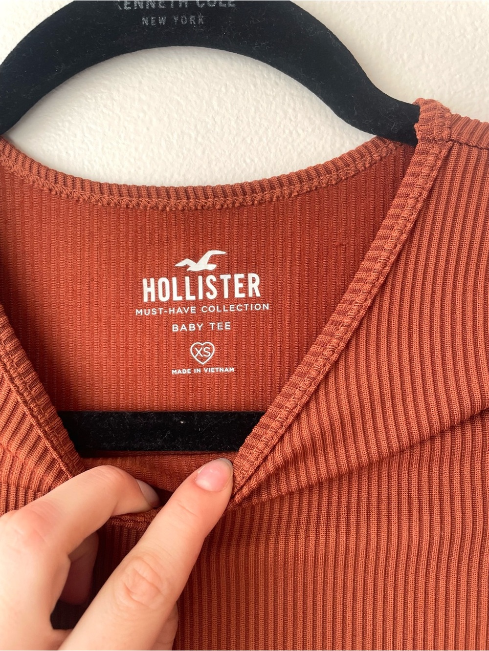 Hollister Rust Ribbed Short-Sleeve Tee - Picture 3 of 4